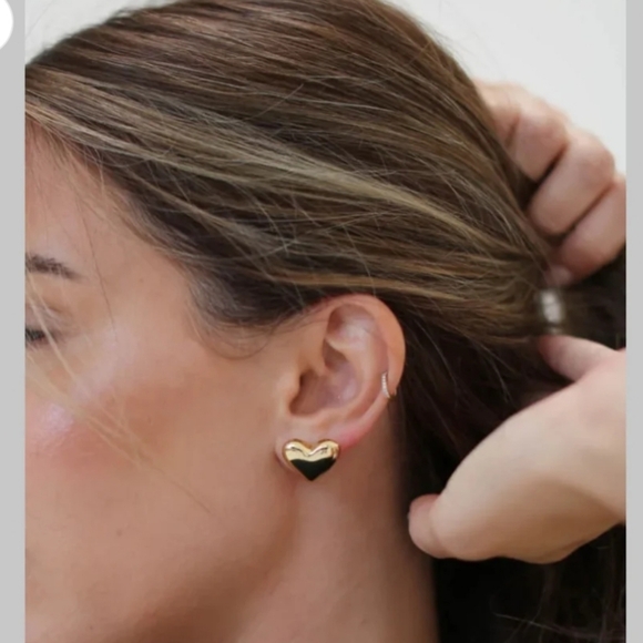 NIb $68 Rumored Piece of my Heart Studs -Gold - Picture 4 of 7